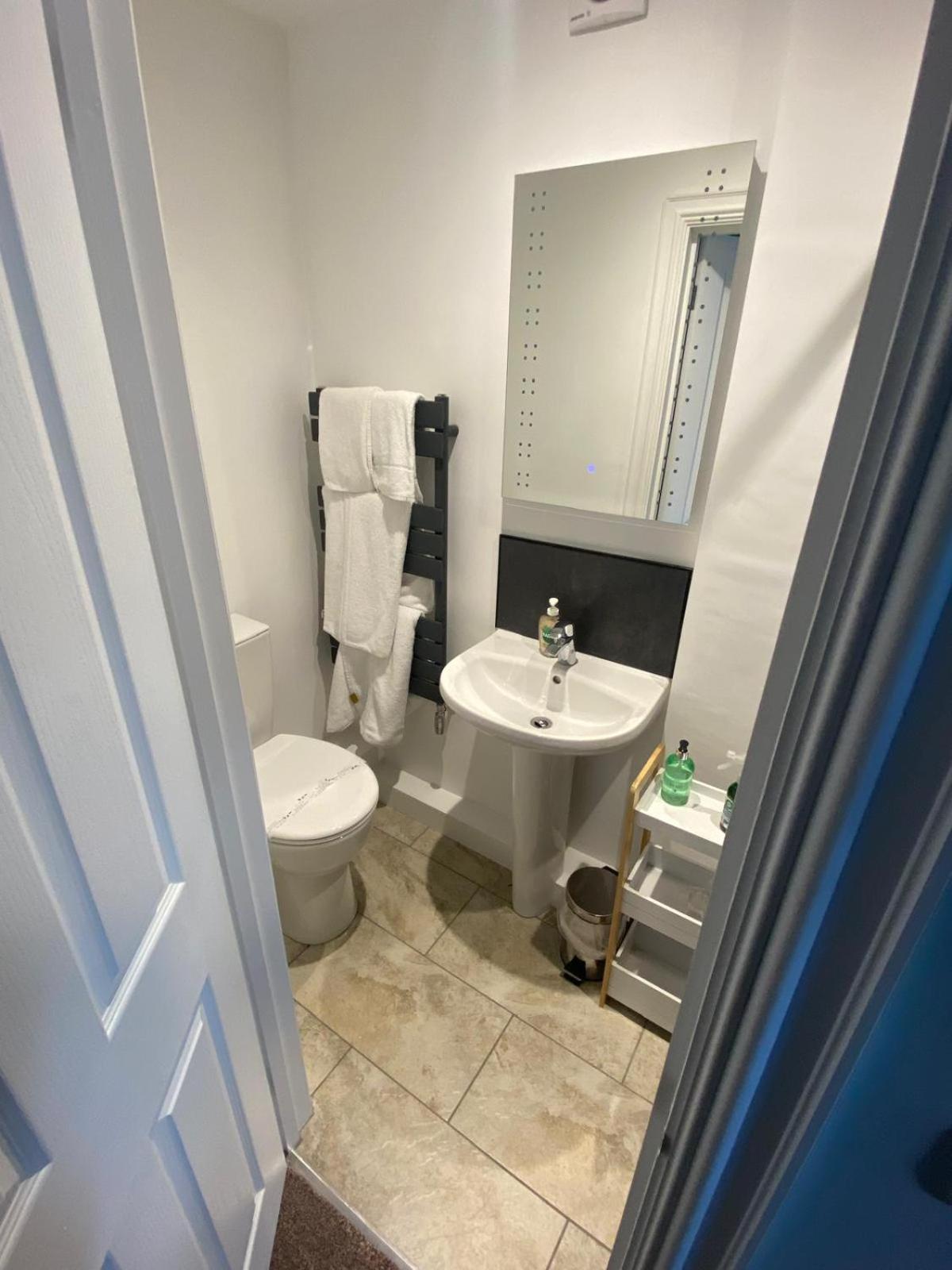 Claremont House Bed & Breakfast 4*
