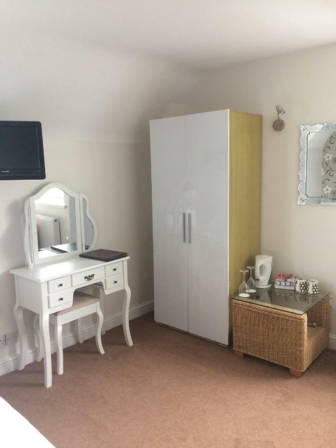Bed & Breakfast Claremont House 4*